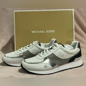 Michael Kors White and Silver MK Logo Low-Top Shoes Andi Trainer size 9.5 new